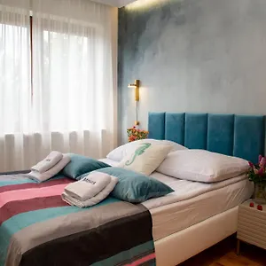 Apartament Maya's Flats & 102 - Premium Przy Parku Regana 3 Blisko Plazy, Gdańsk